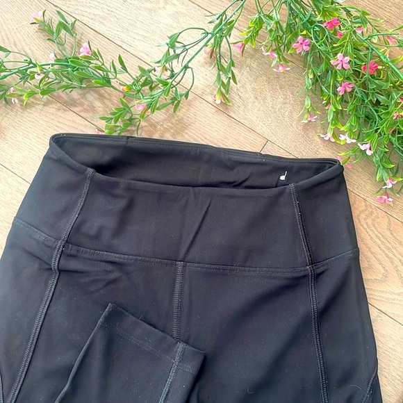 Pink Sport Leggings - Stylish, Stretchy, and Secretive! - Picture 4 of 16